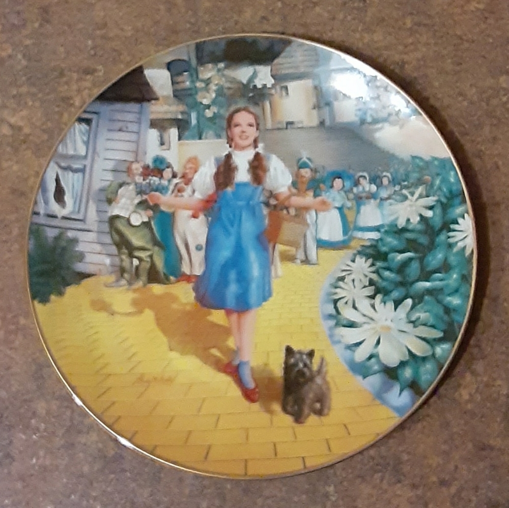 The Wizard Of Oz "Follow The Yellow Brick Road"  Collectible Display Plate